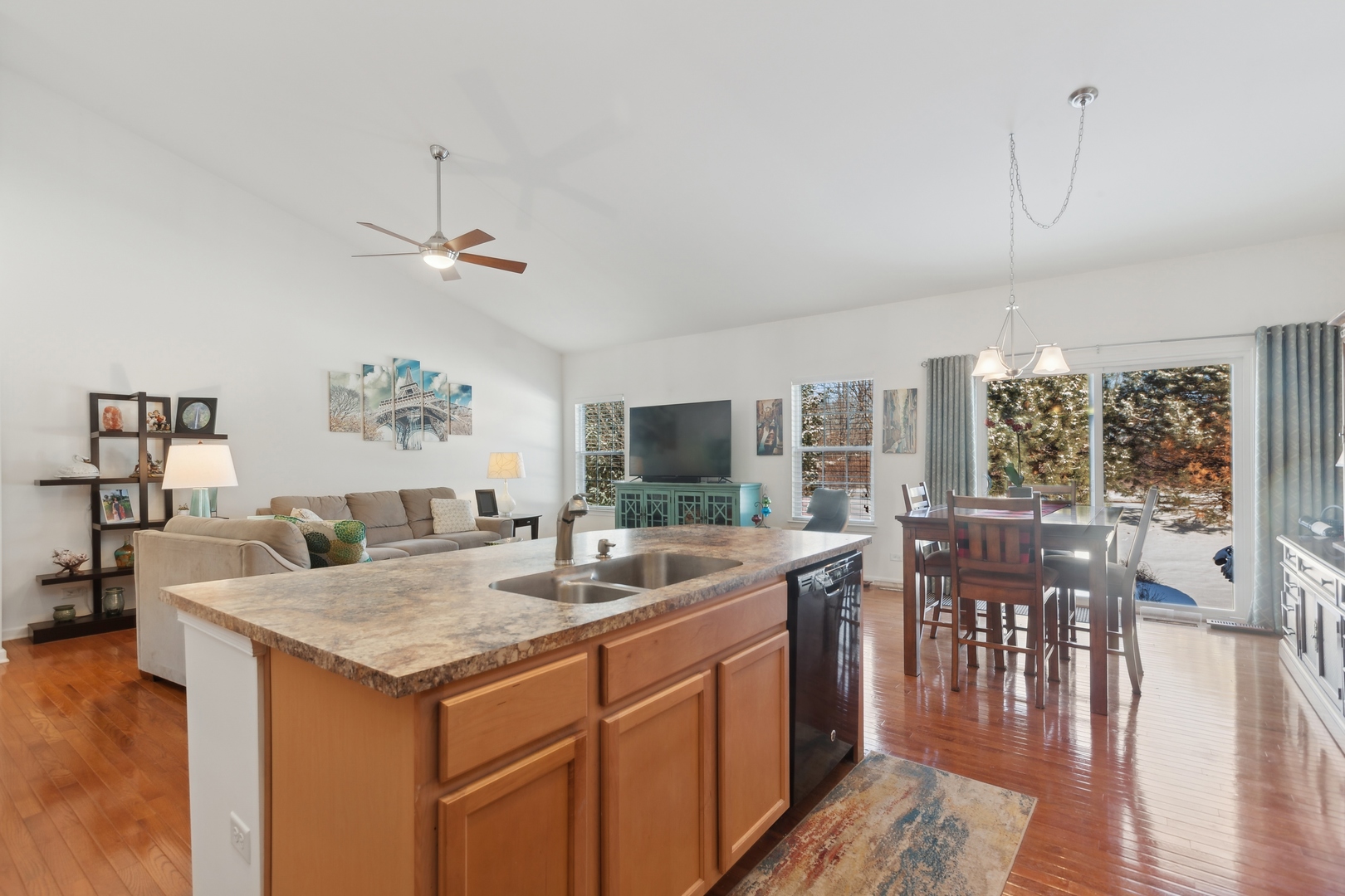 1616 Colchester Lane, Aurora, IL 60502