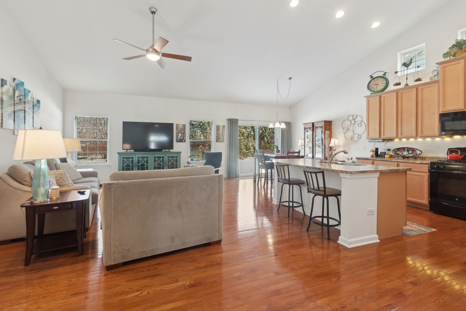 1616 Colchester Lane, Aurora, IL 60502