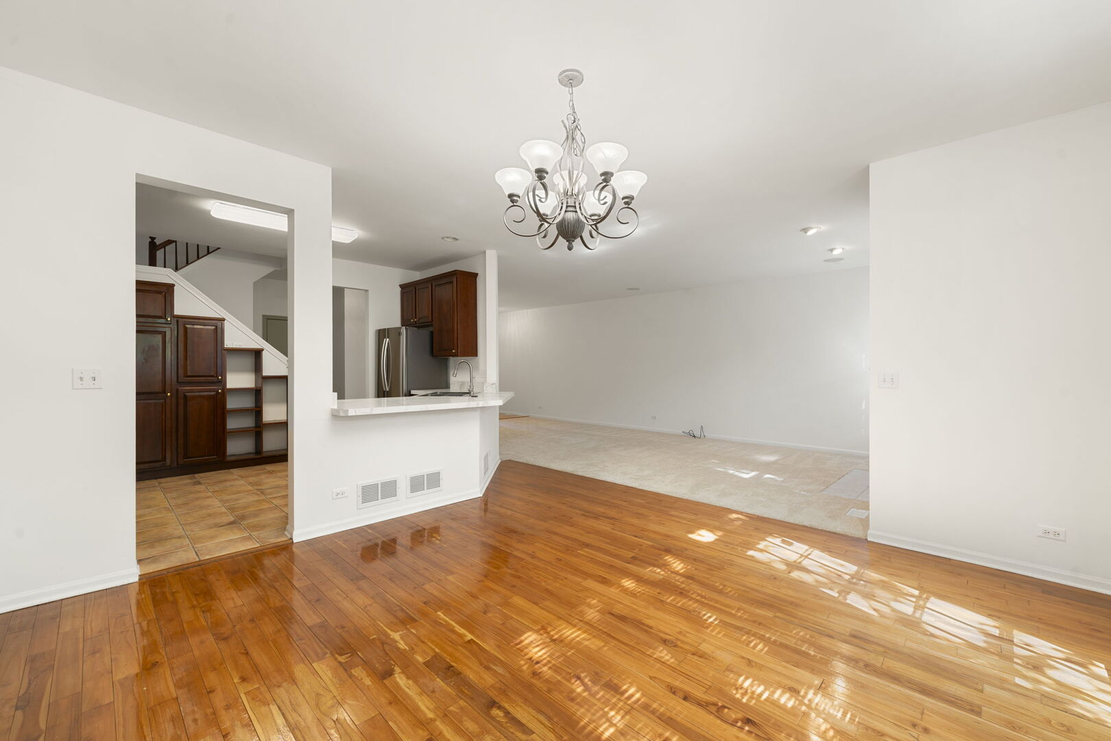 11 Bitter Spring Court, Algonquin, IL 60102
