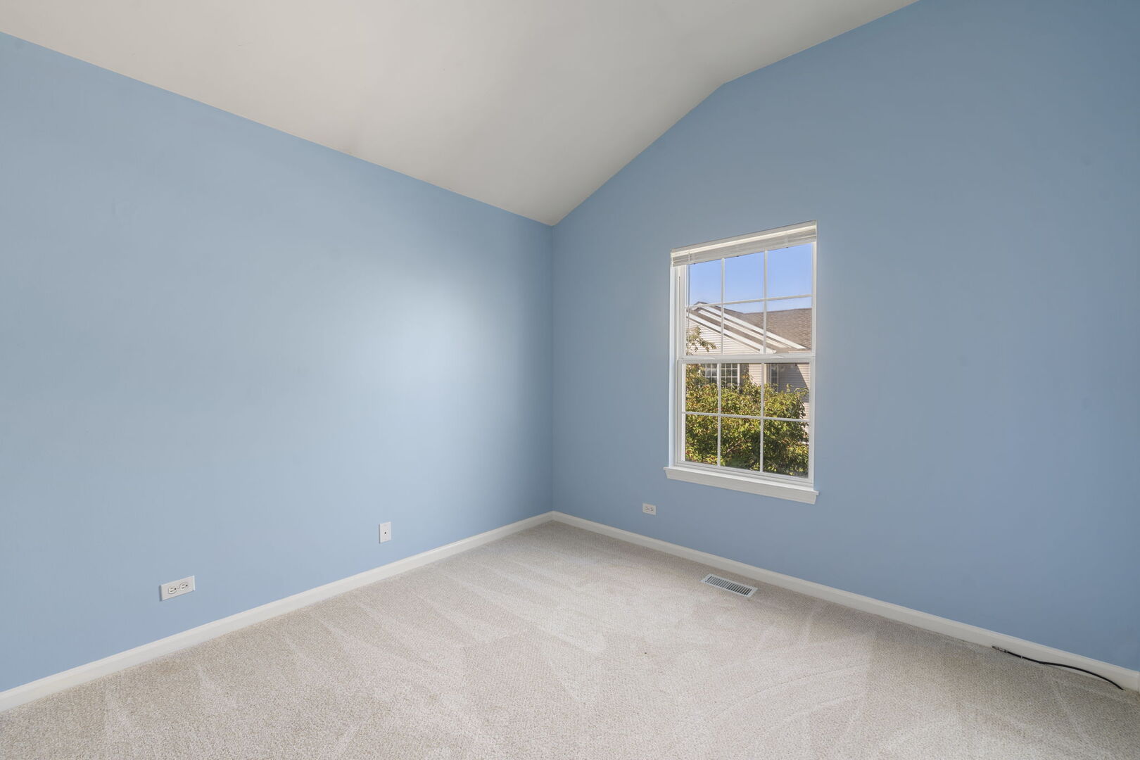 11 Bitter Spring Court, Algonquin, IL 60102