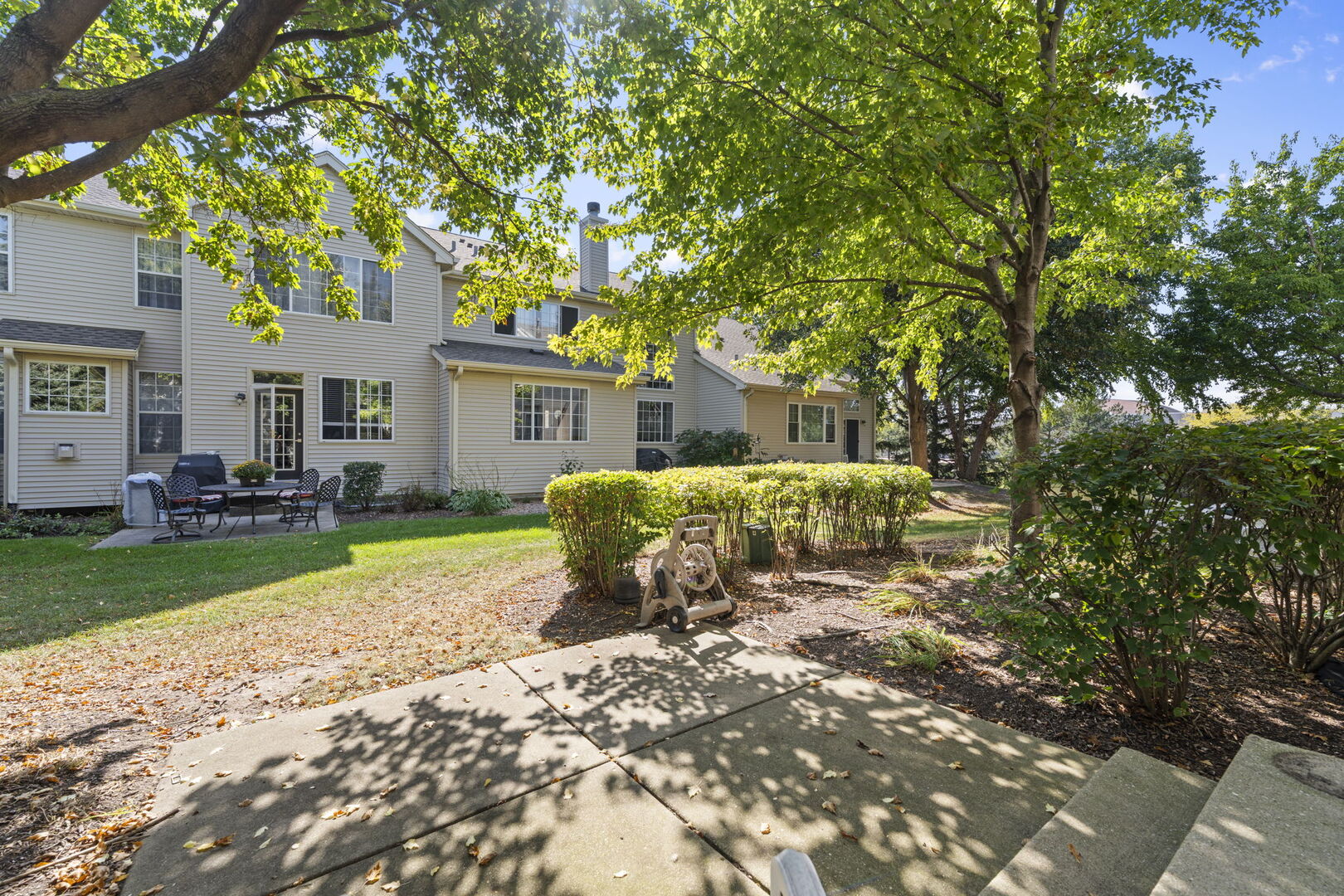 11 Bitter Spring Court, Algonquin, IL 60102
