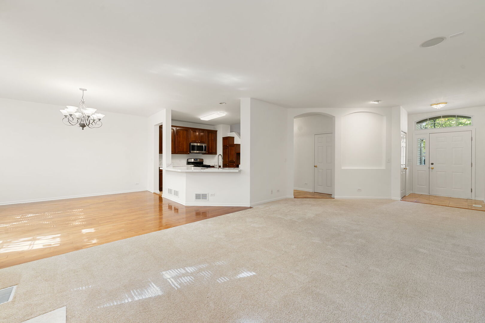 11 Bitter Spring Court, Algonquin, IL 60102
