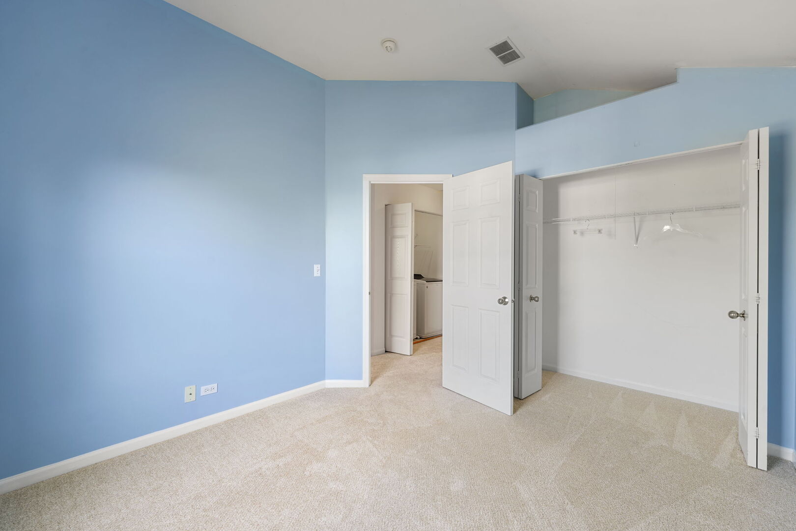 11 Bitter Spring Court, Algonquin, IL 60102