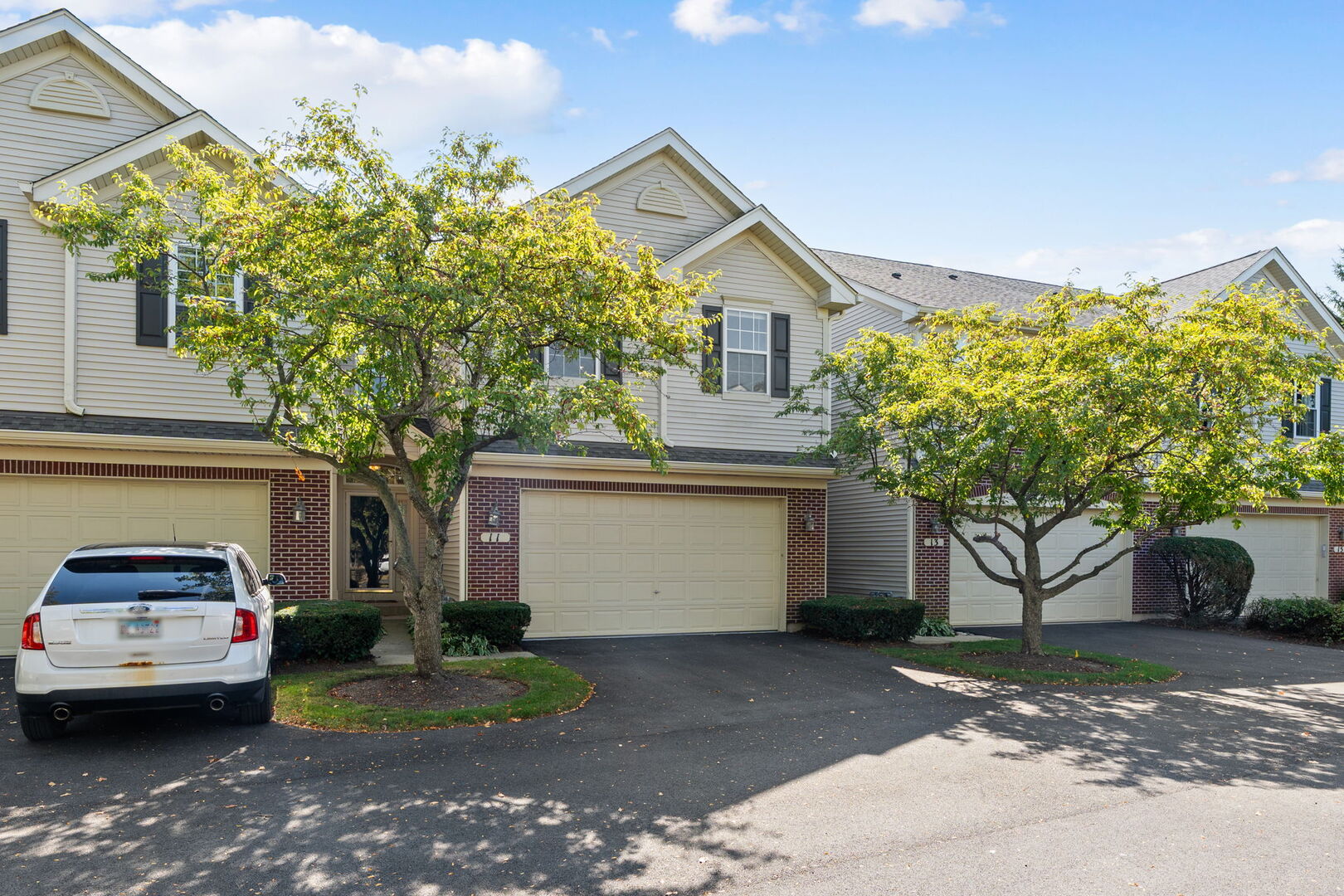 11 Bitter Spring Court, Algonquin, IL 60102