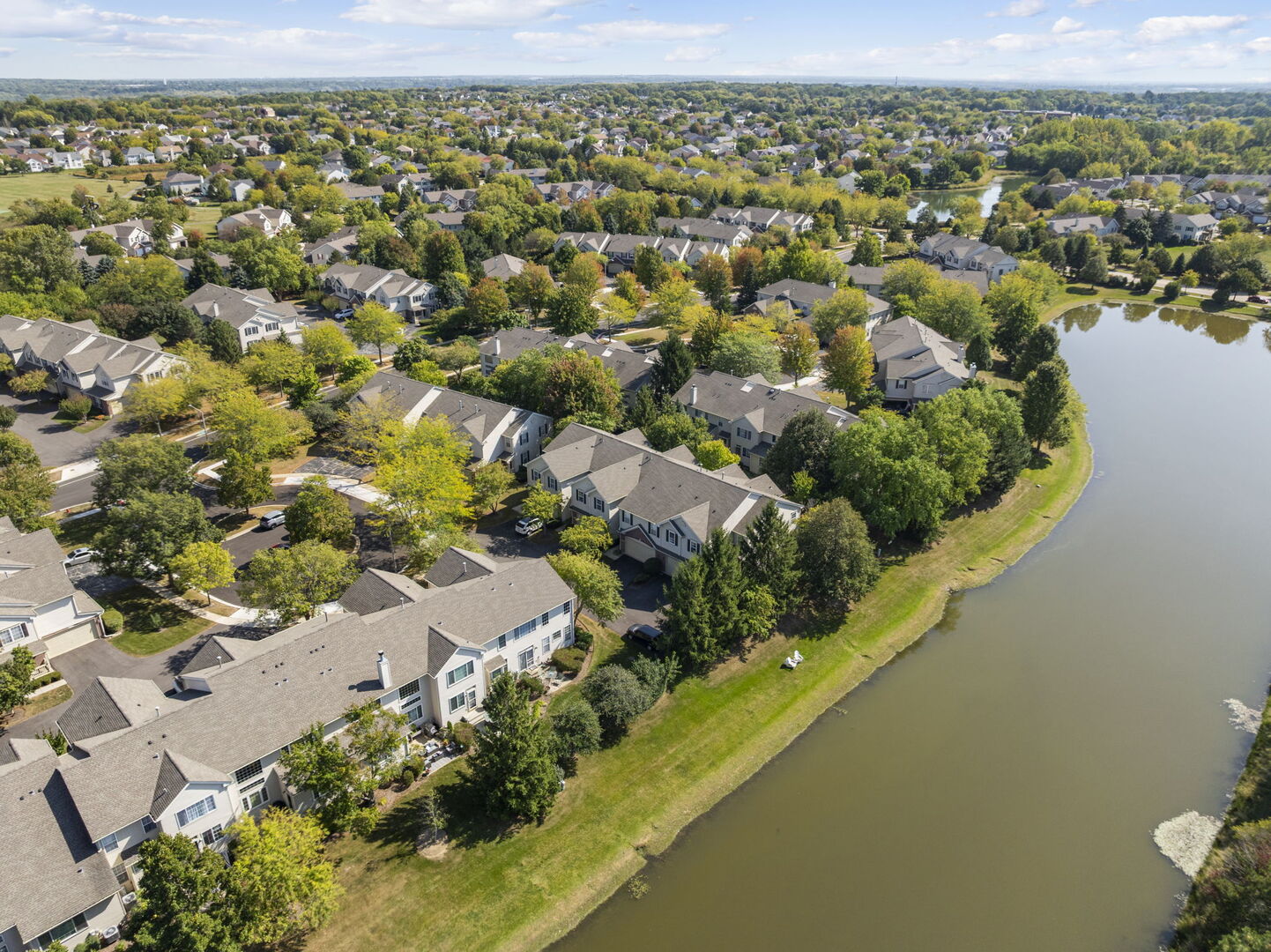 11 Bitter Spring Court, Algonquin, IL 60102