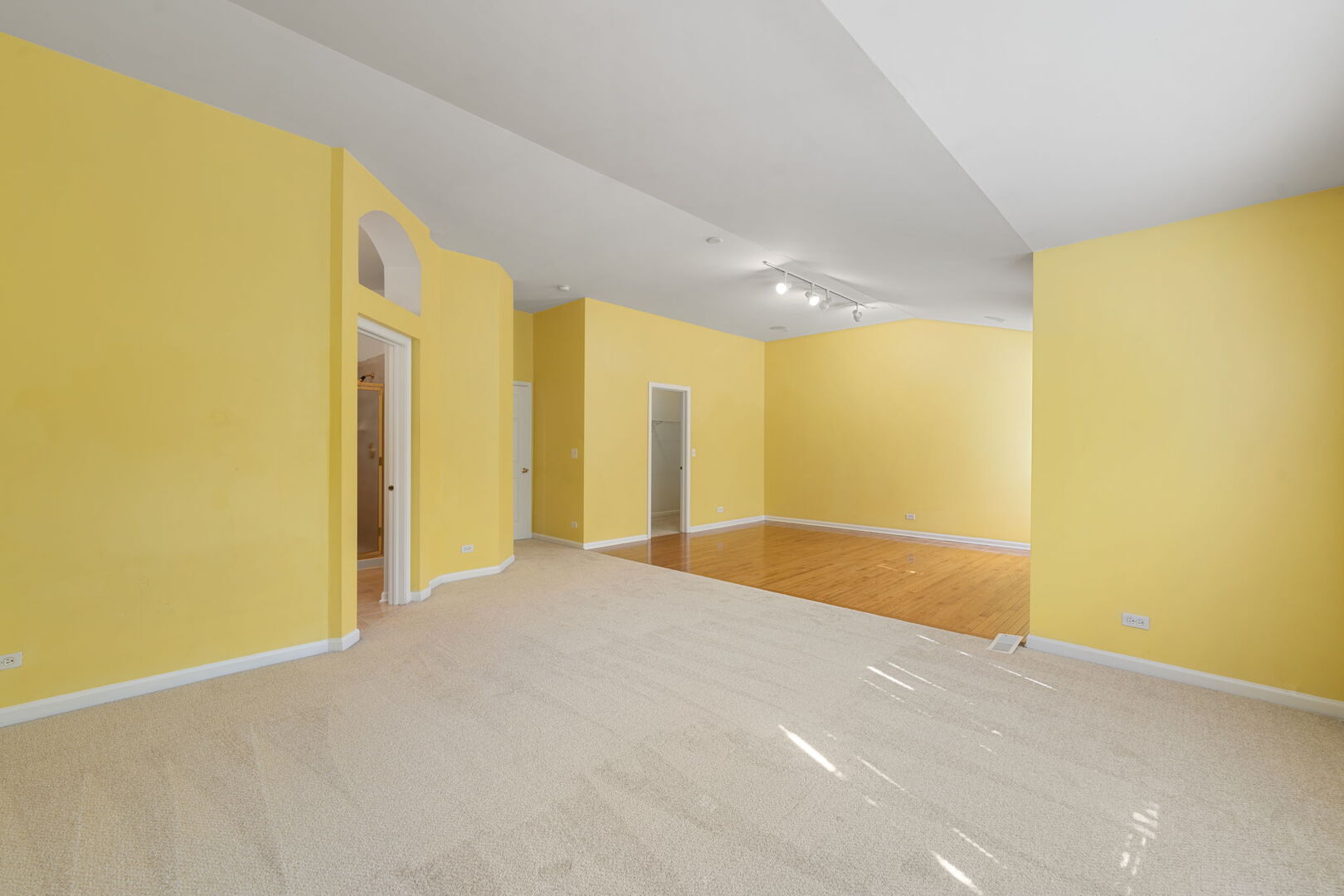 11 Bitter Spring Court, Algonquin, IL 60102