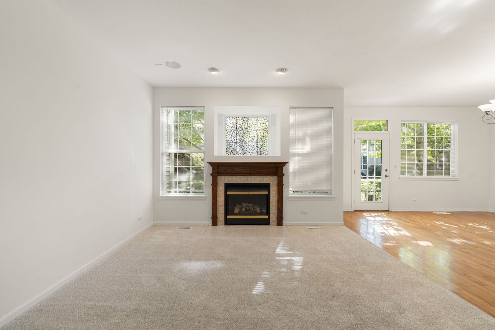 11 Bitter Spring Court, Algonquin, IL 60102