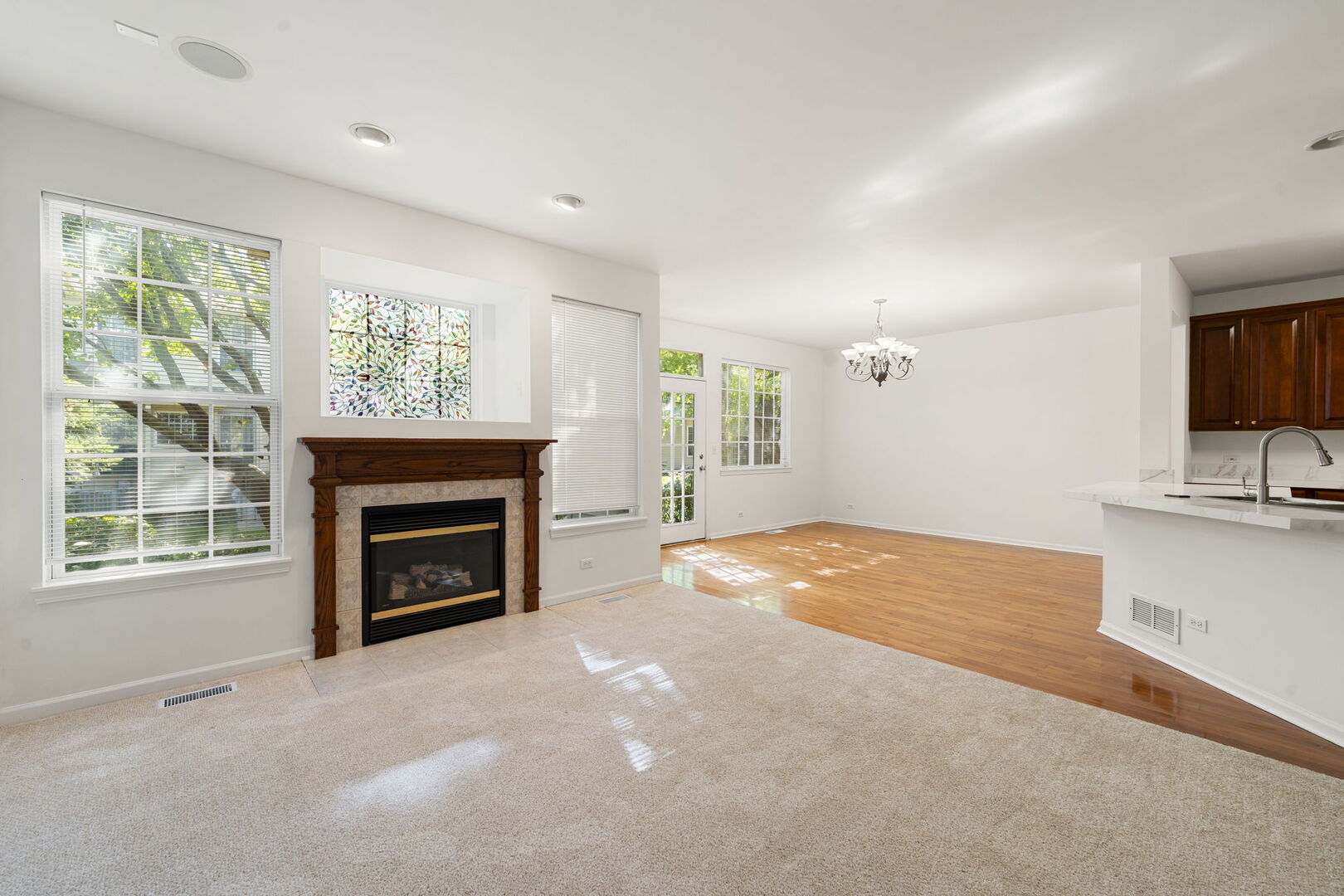 11 Bitter Spring Court, Algonquin, IL 60102