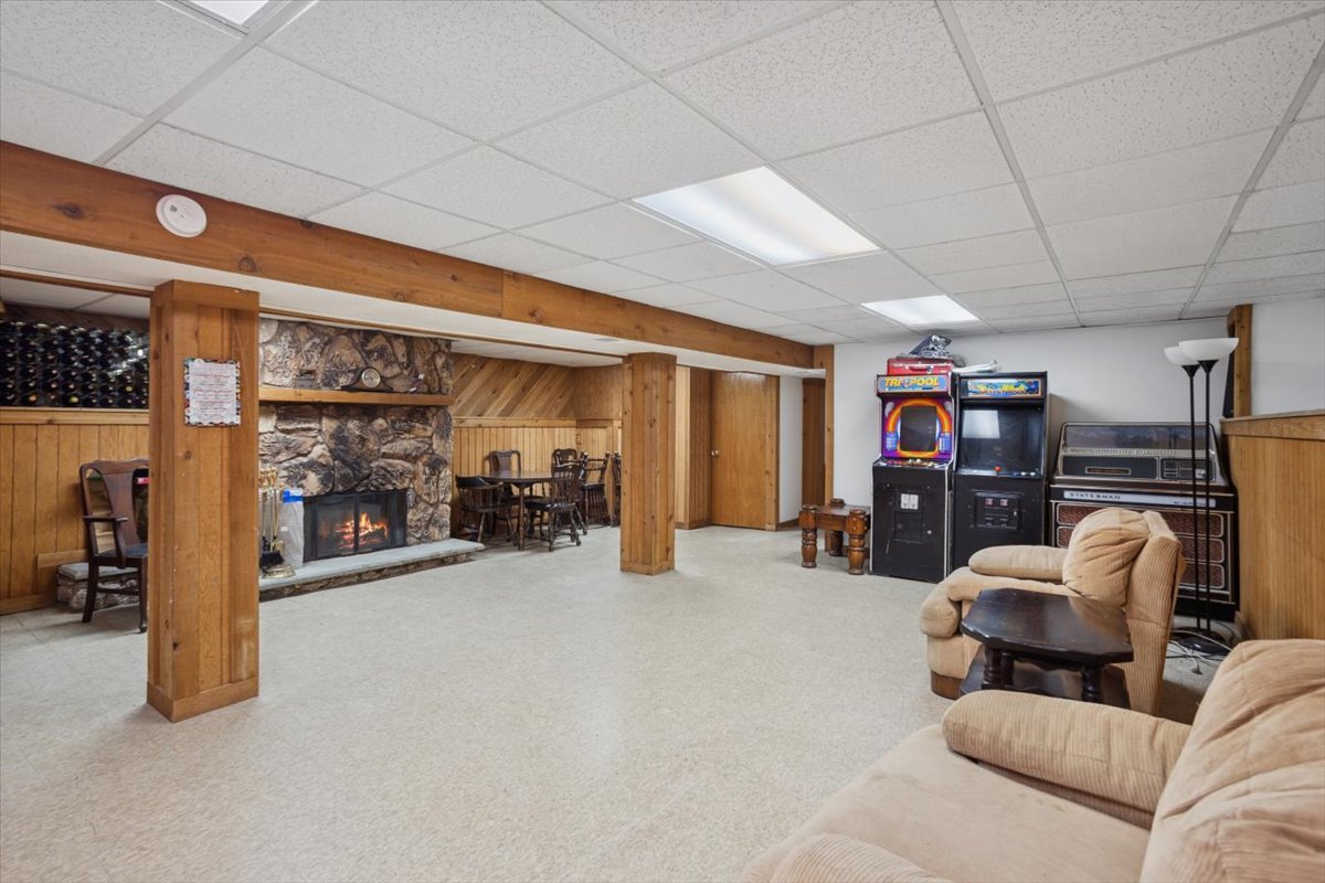 1237 Dover Lane, Elk Grove Village, IL 60007