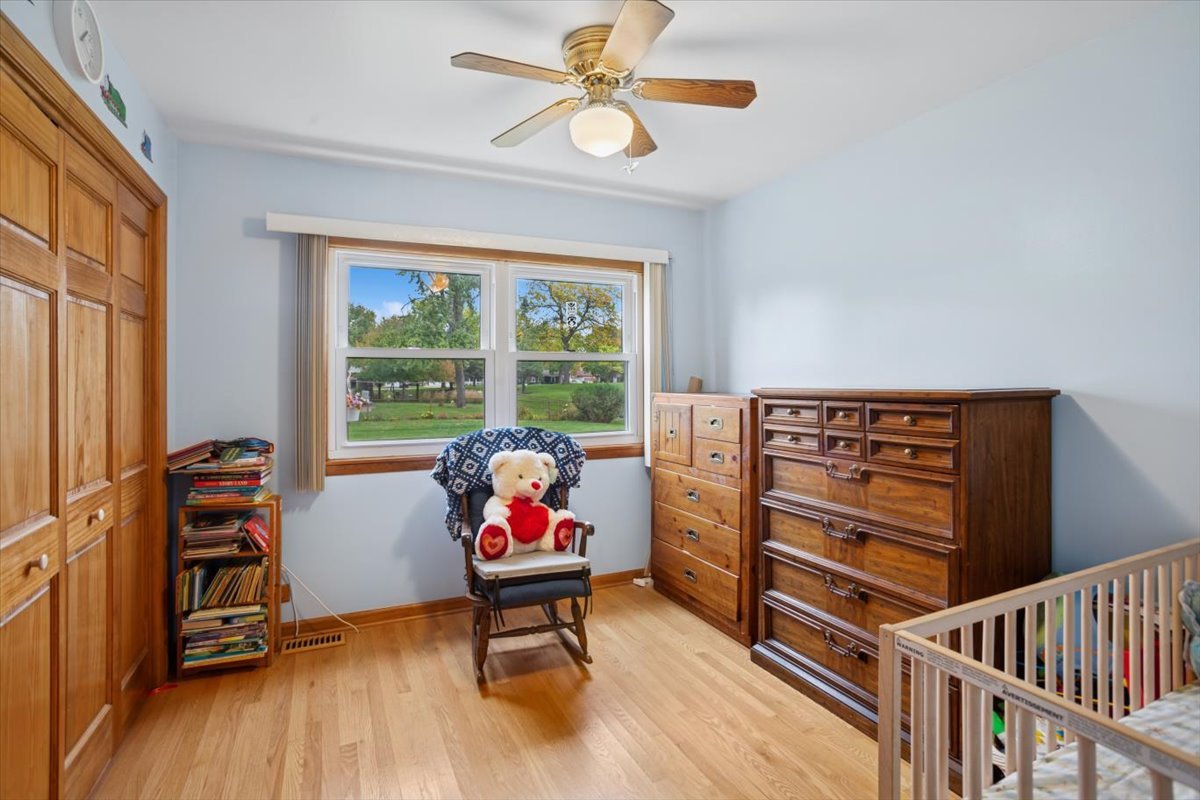 1237 Dover Lane, Elk Grove Village, IL 60007