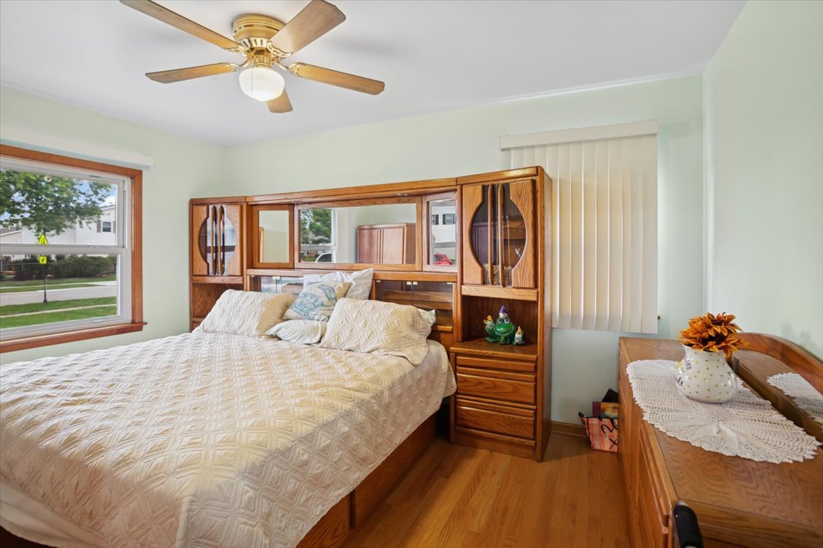 1237 Dover Lane, Elk Grove Village, IL 60007