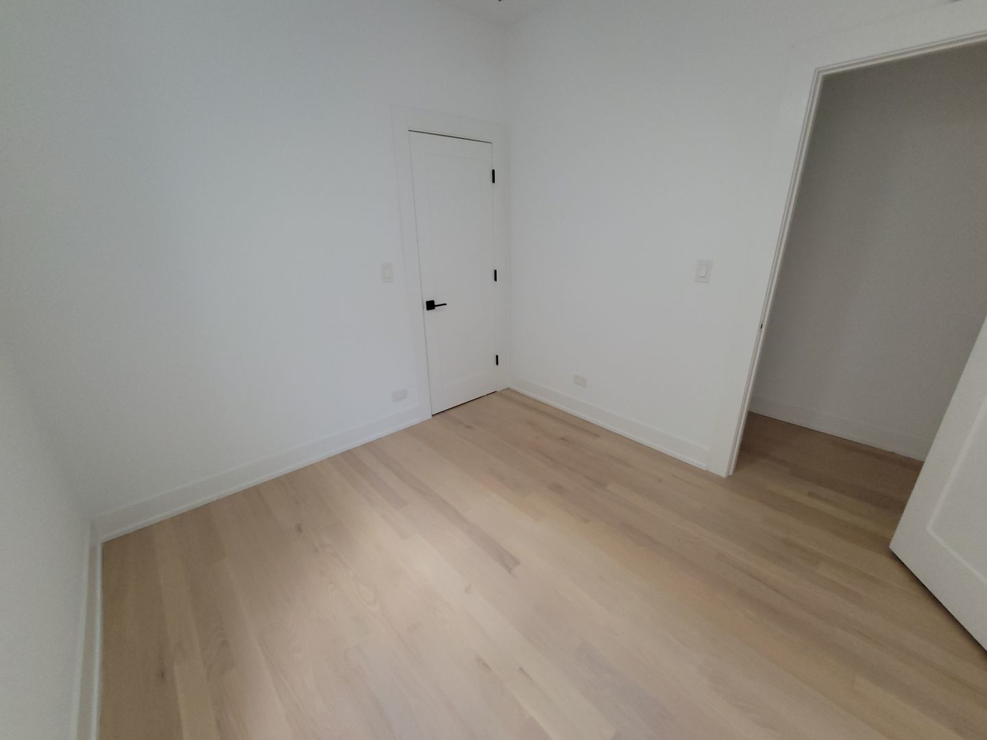 6442 S INGLESIDE Avenue, Chicago, IL 60637