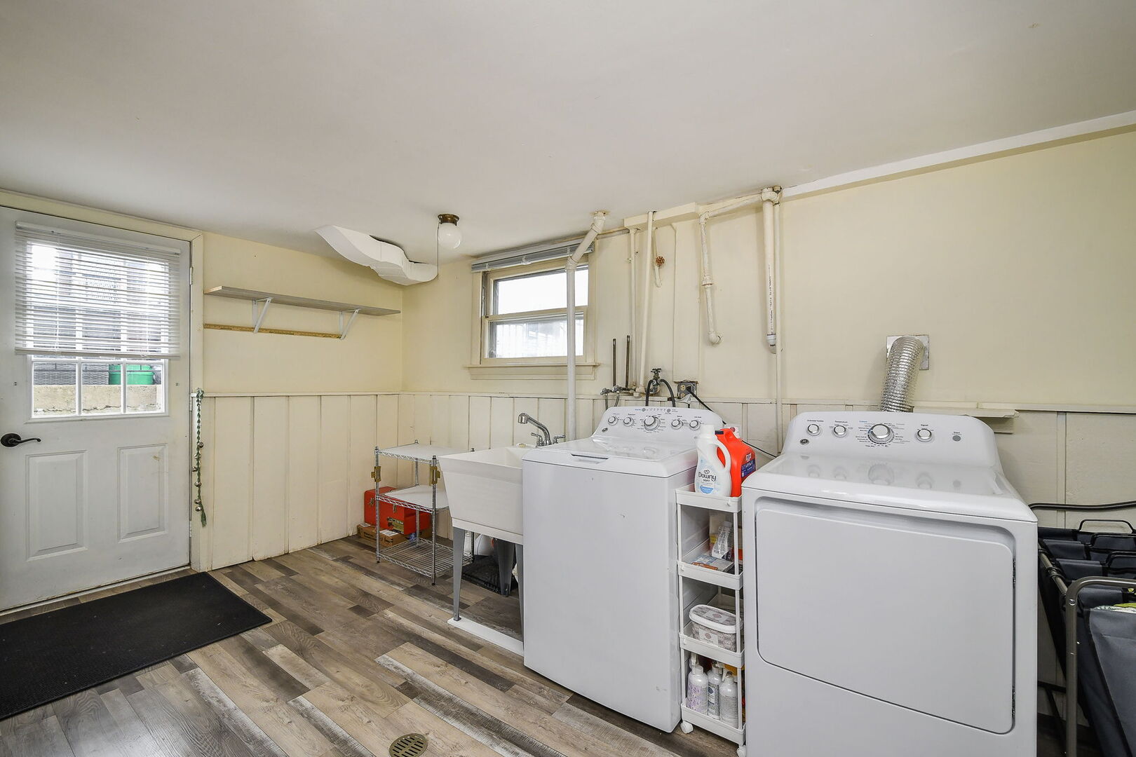 397 Taylor Avenue, Glen Ellyn, IL 60137