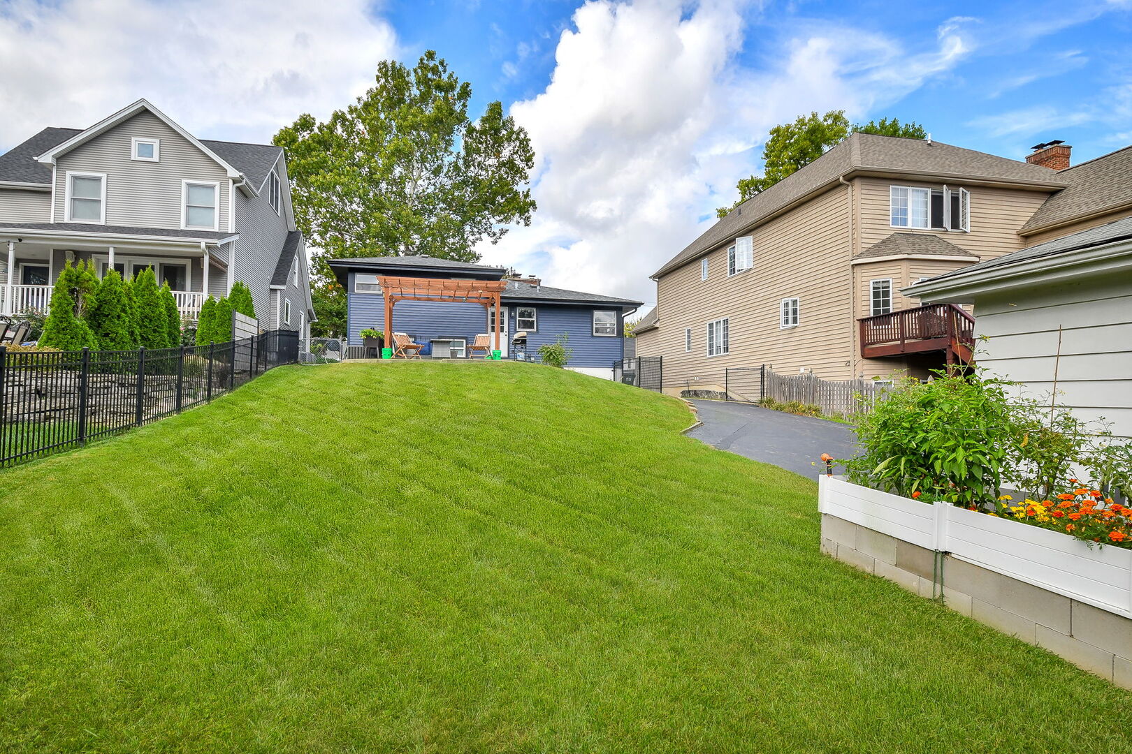 397 Taylor Avenue, Glen Ellyn, IL 60137