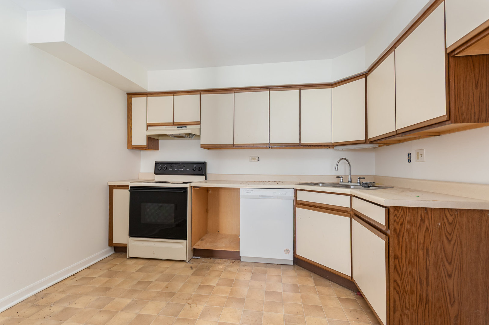 1240 S Lorraine Road #1D, Wheaton, IL 60189