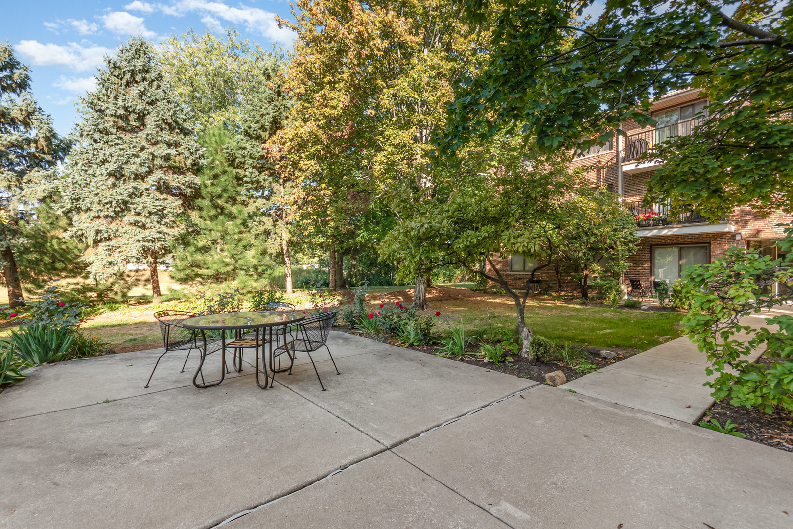 1240 S Lorraine Road #1D, Wheaton, IL 60189