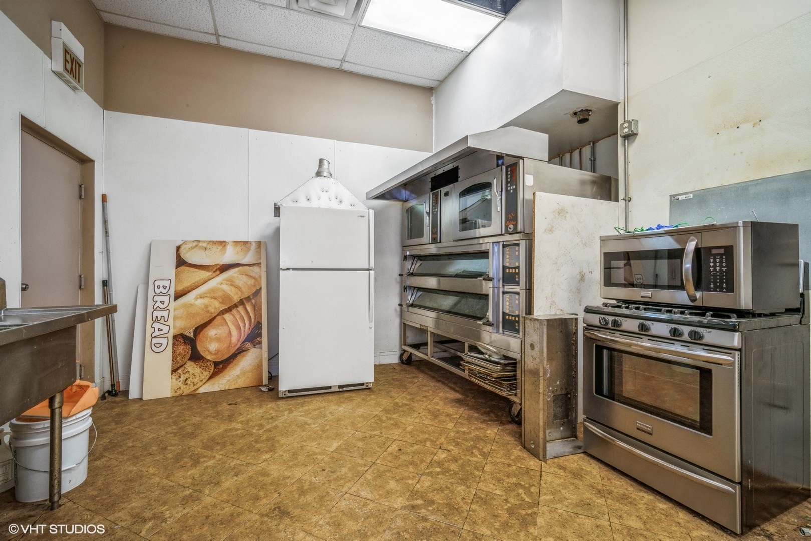 2954 W Irving Park Road, Chicago, IL 60618