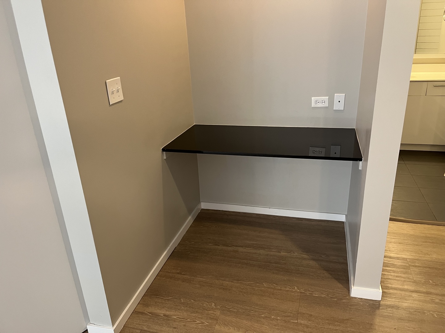 211 W Scott Street #301, Chicago, IL 60610