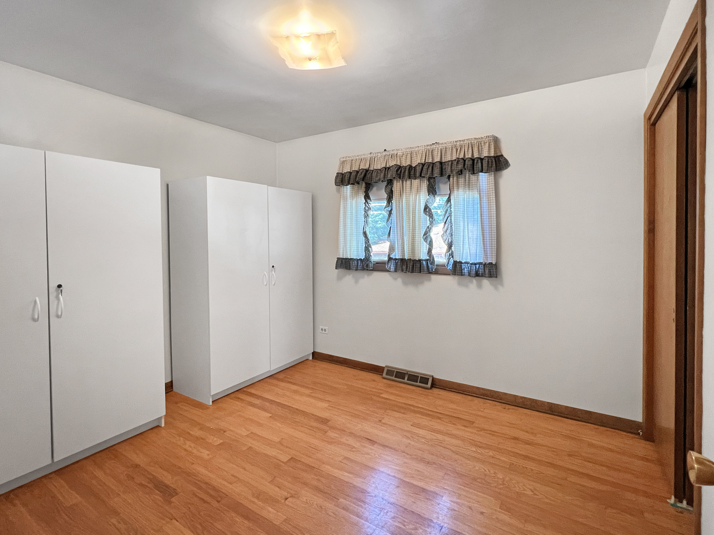 589 Superior Avenue, Calumet City, IL 60409