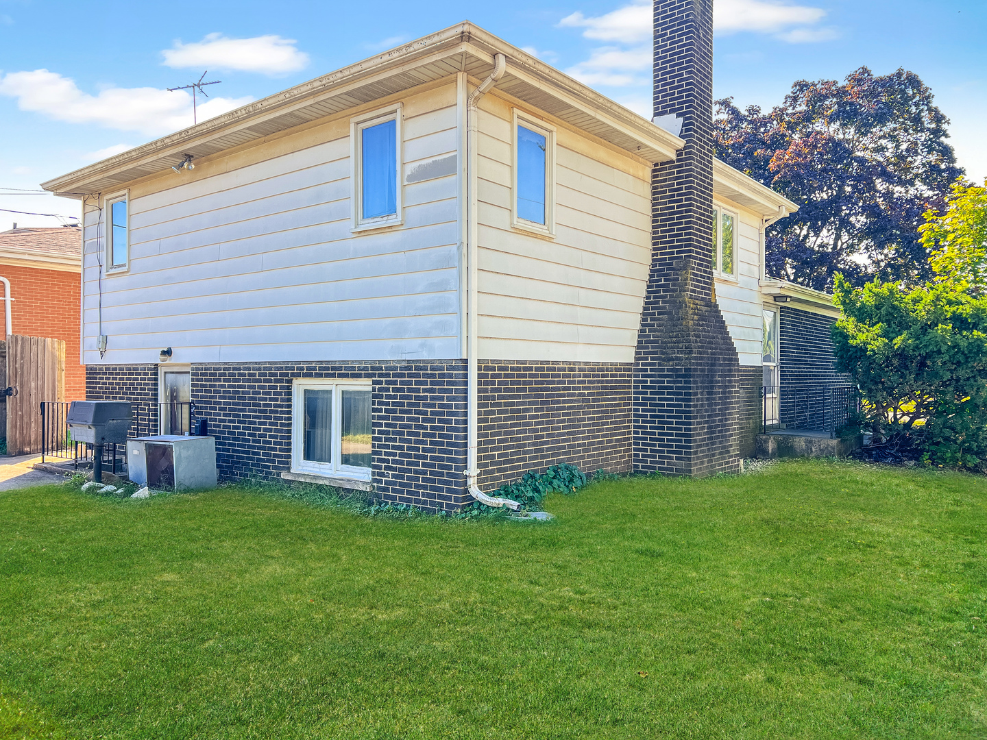 589 Superior Avenue, Calumet City, IL 60409