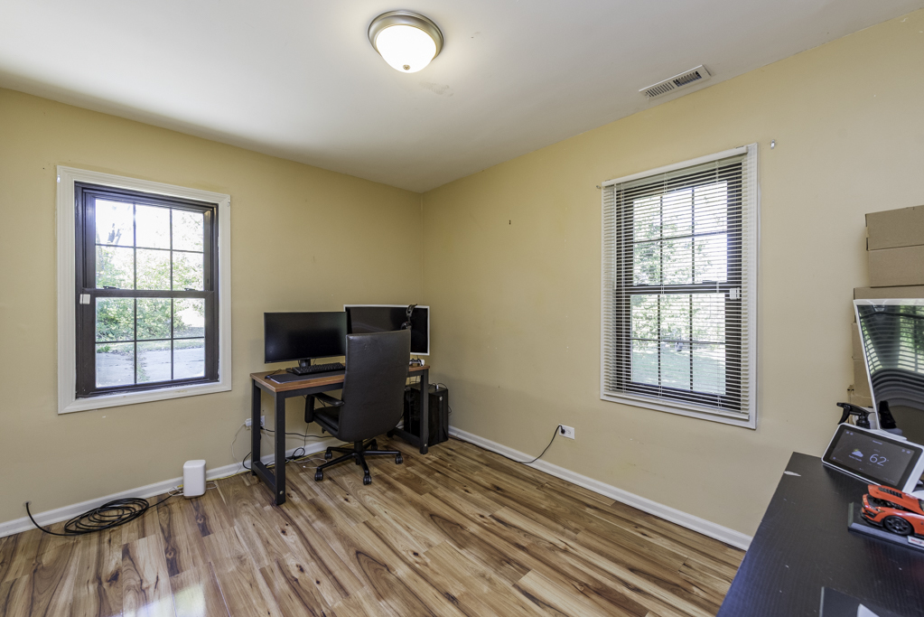 1700 Gideon Avenue, Zion, IL 60099