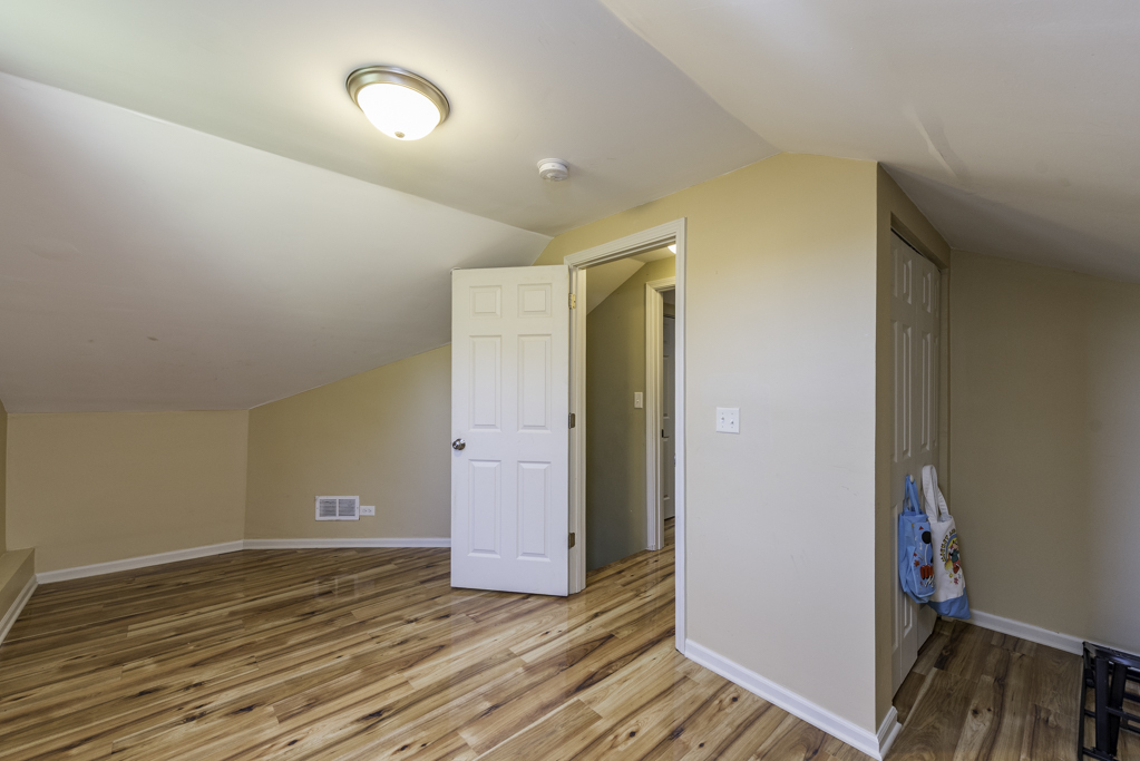 1700 Gideon Avenue, Zion, IL 60099