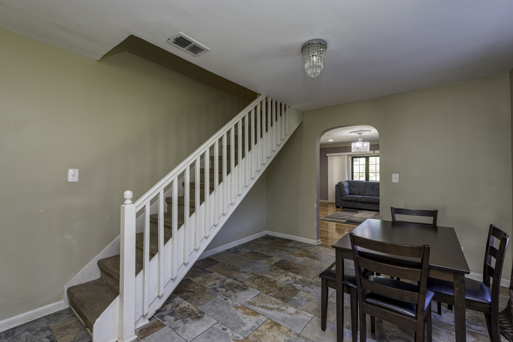 1700 Gideon Avenue, Zion, IL 60099