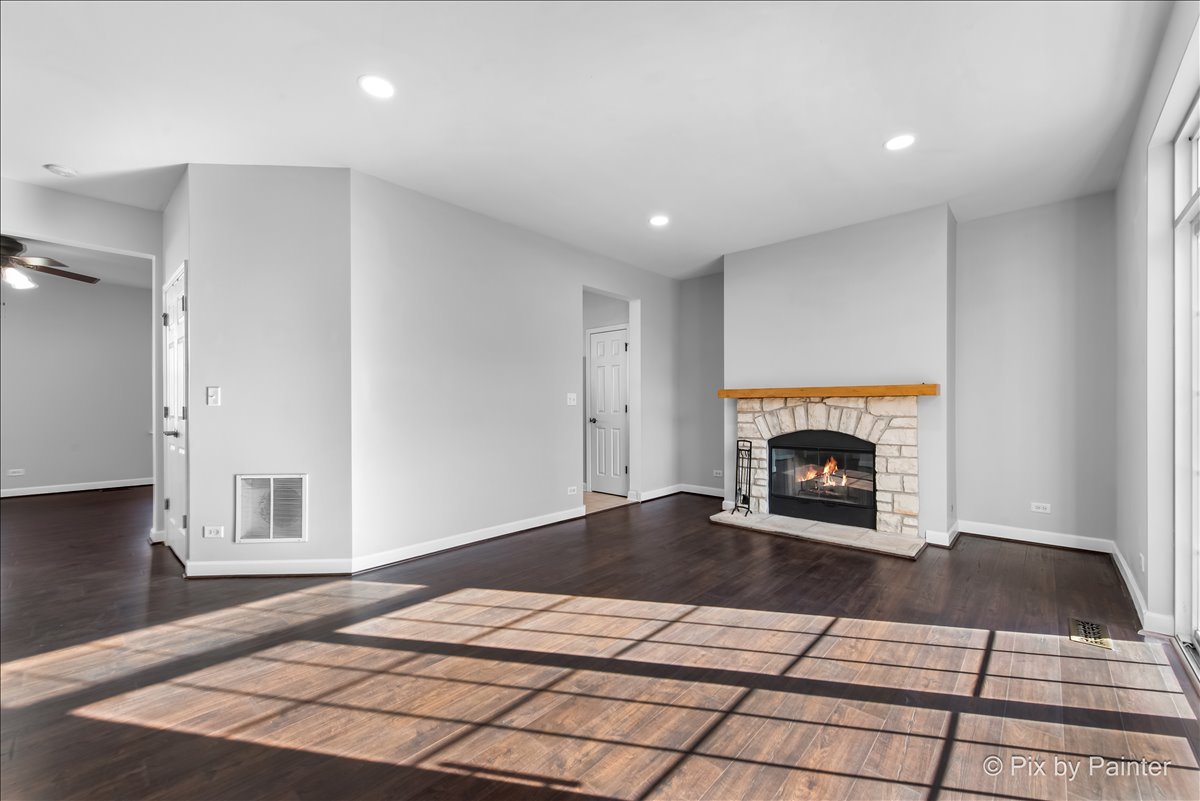 1128 Bartholdi Court #1128, Carol Stream, IL 60188