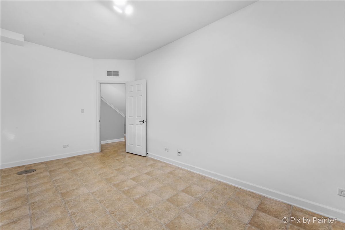 1128 Bartholdi Court #1128, Carol Stream, IL 60188