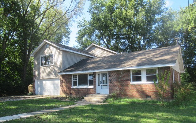 77 Mionske Drive, Lake Zurich, IL 60047