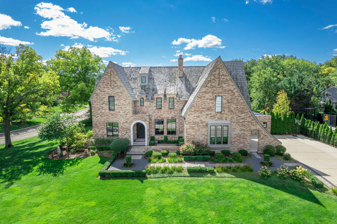 31 CONCORD Drive, Oak Brook, IL 60523