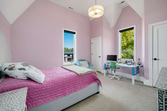 31 CONCORD Drive, Oak Brook, IL 60523