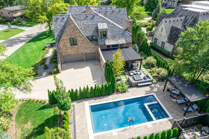 31 CONCORD Drive, Oak Brook, IL 60523