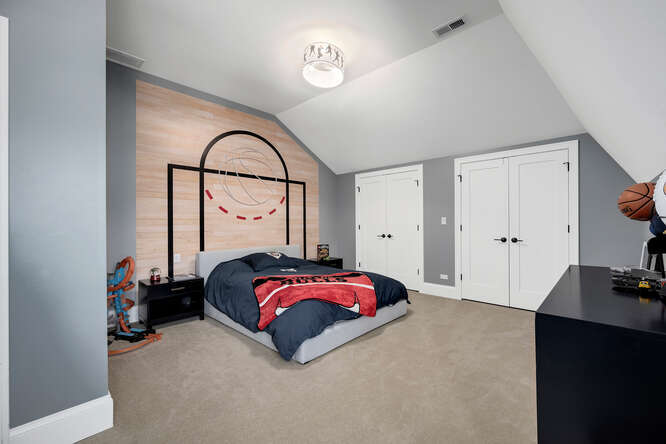 31 CONCORD Drive, Oak Brook, IL 60523