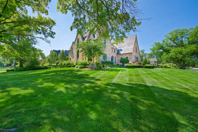 31 CONCORD Drive, Oak Brook, IL 60523