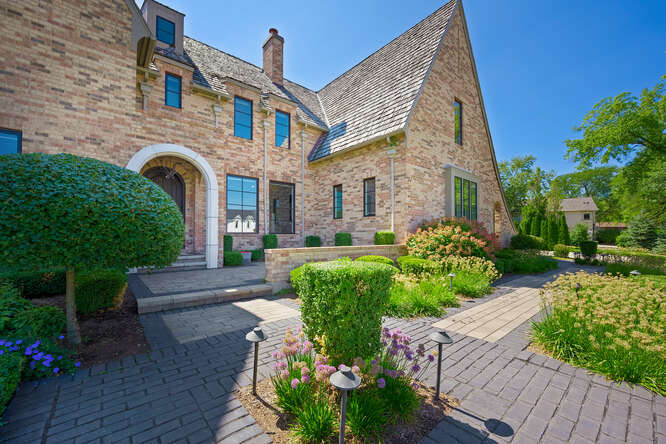 31 CONCORD Drive, Oak Brook, IL 60523