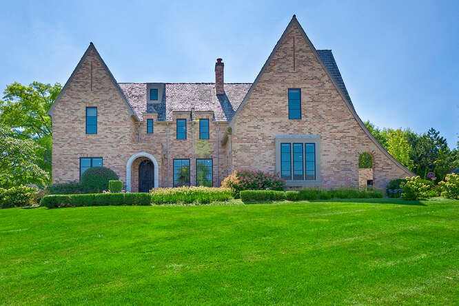 31 CONCORD Drive, Oak Brook, IL 60523