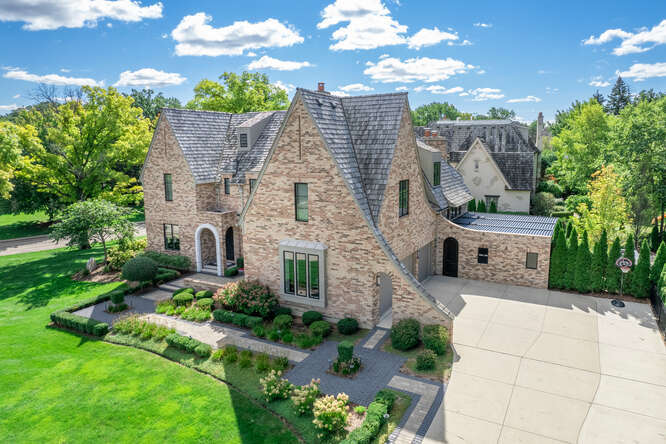 31 CONCORD Drive, Oak Brook, IL 60523