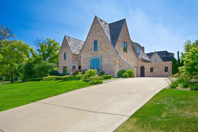 31 CONCORD Drive, Oak Brook, IL 60523