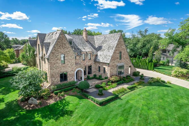 31 CONCORD Drive, Oak Brook, IL 60523