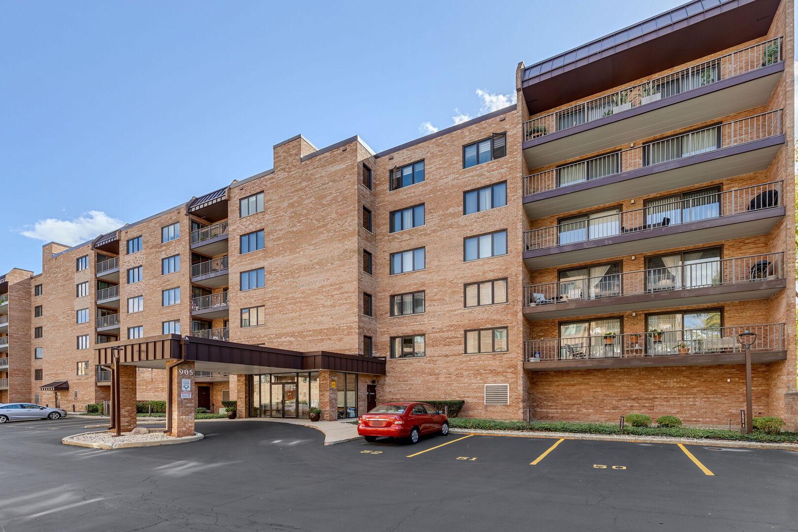 905 Center Street #507, Des Plaines, IL 60016