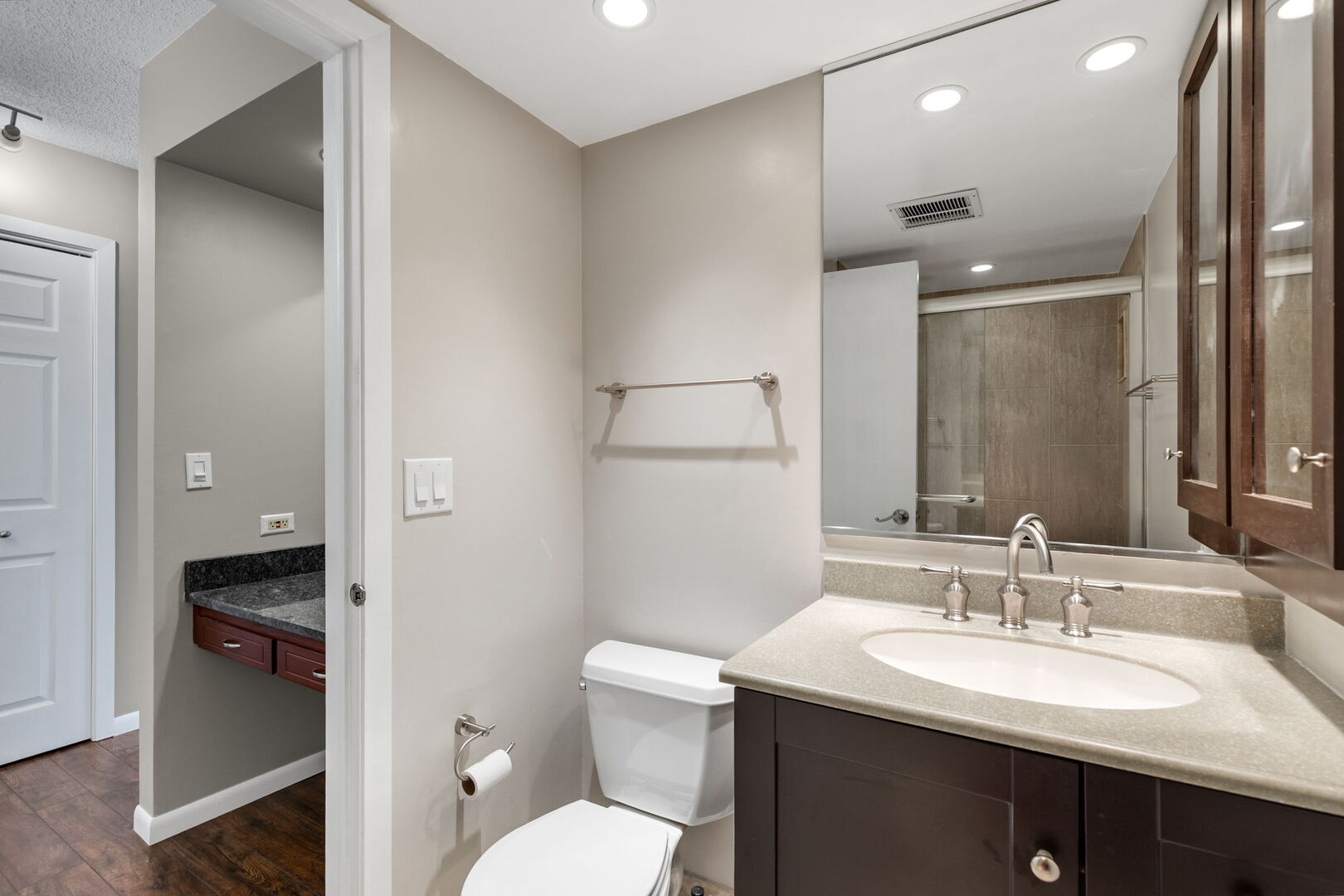 905 Center Street #507, Des Plaines, IL 60016