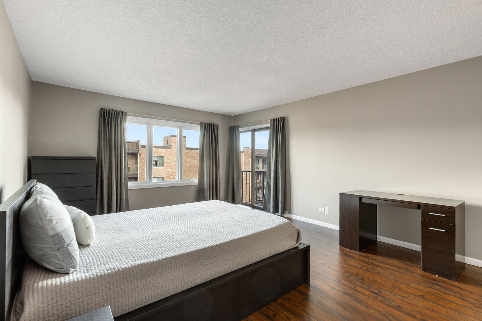 905 Center Street #507, Des Plaines, IL 60016