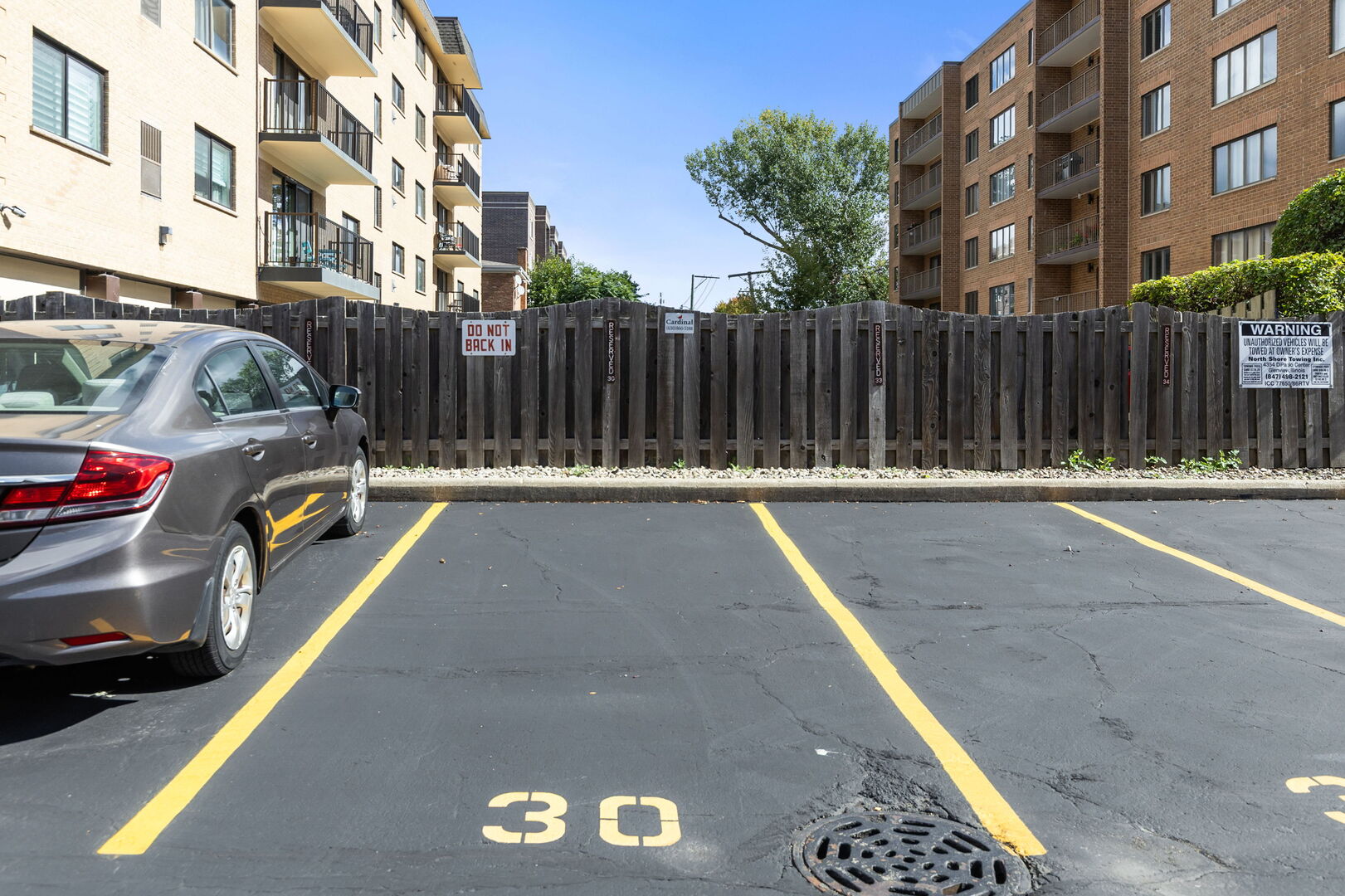 905 Center Street #507, Des Plaines, IL 60016