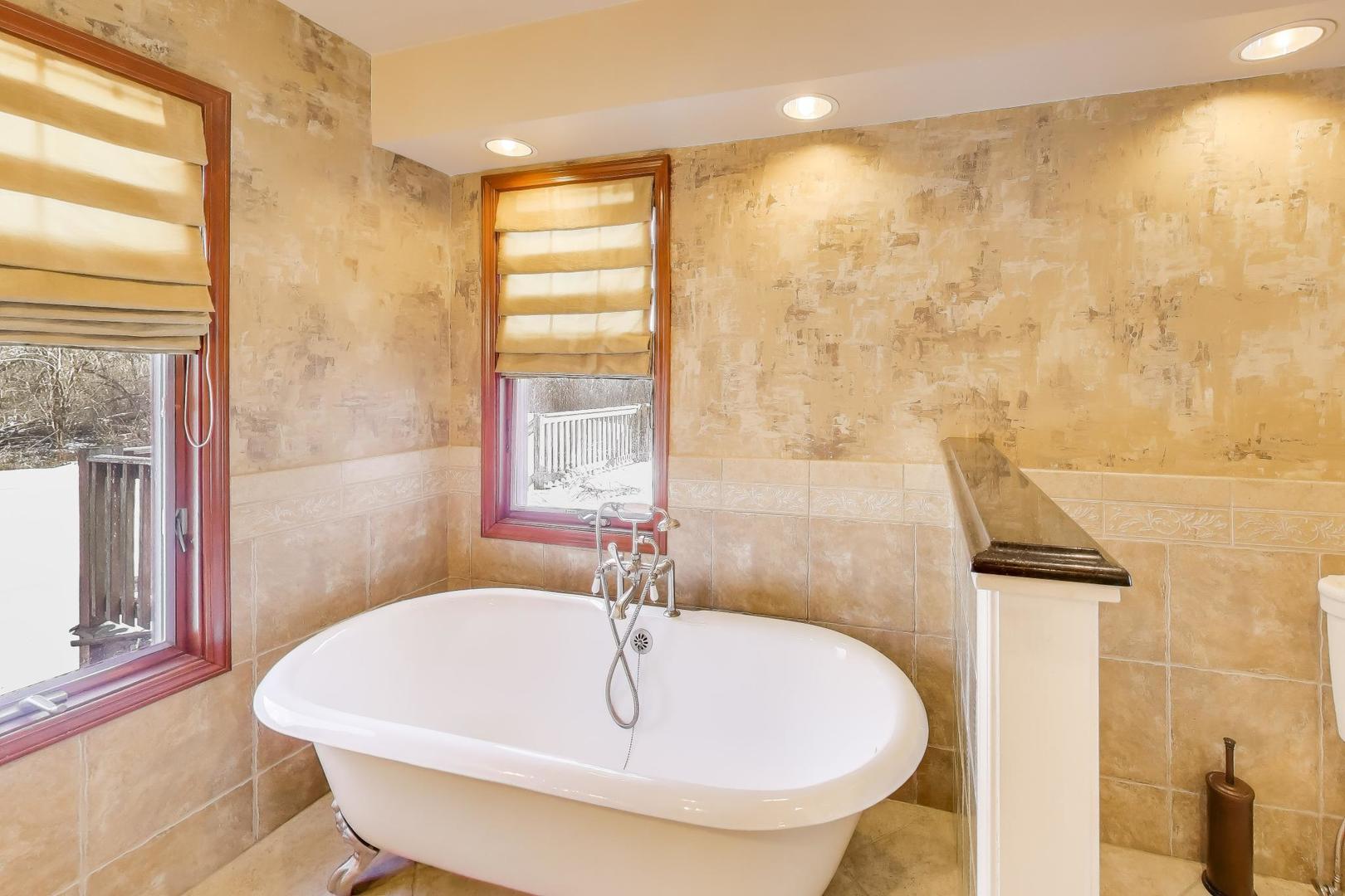 13844 Mettawa Lane, Mettawa, IL 60045