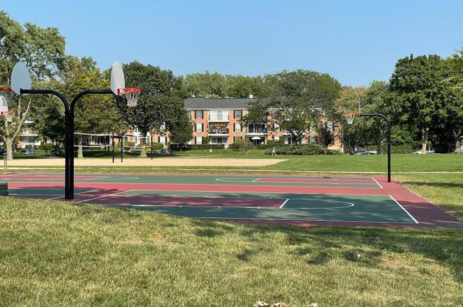 1S266 Dillon Lane, Villa Park, IL 60181