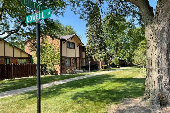 1S266 Dillon Lane, Villa Park, IL 60181