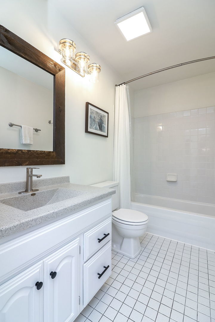 451 Nantucket Road, Naperville, IL 60565