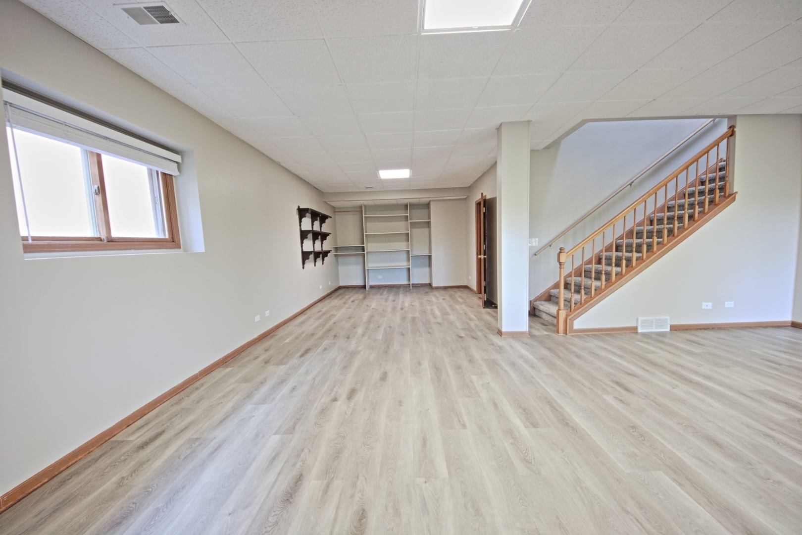 20 Echo Hill, Lake In The Hills, IL 60156