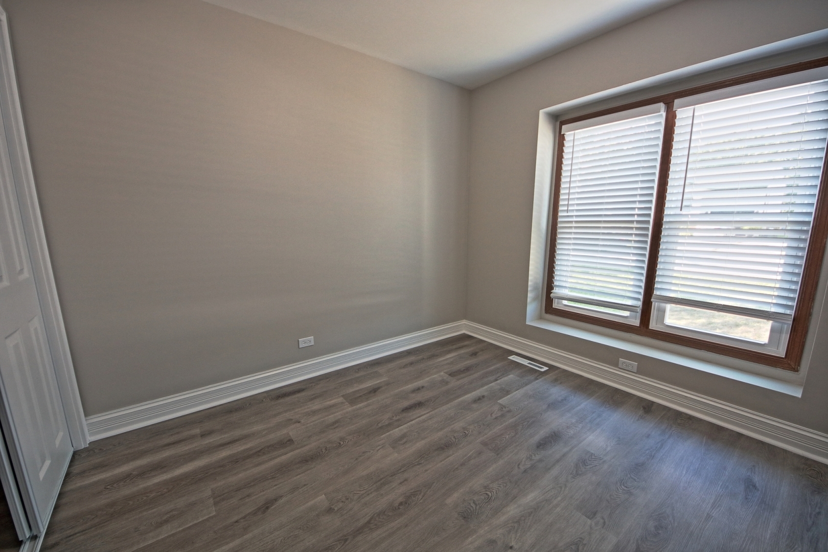 20 Echo Hill, Lake In The Hills, IL 60156